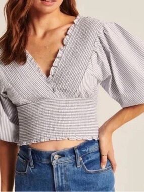 Abercrombie & Fitch Crossover Crop Top